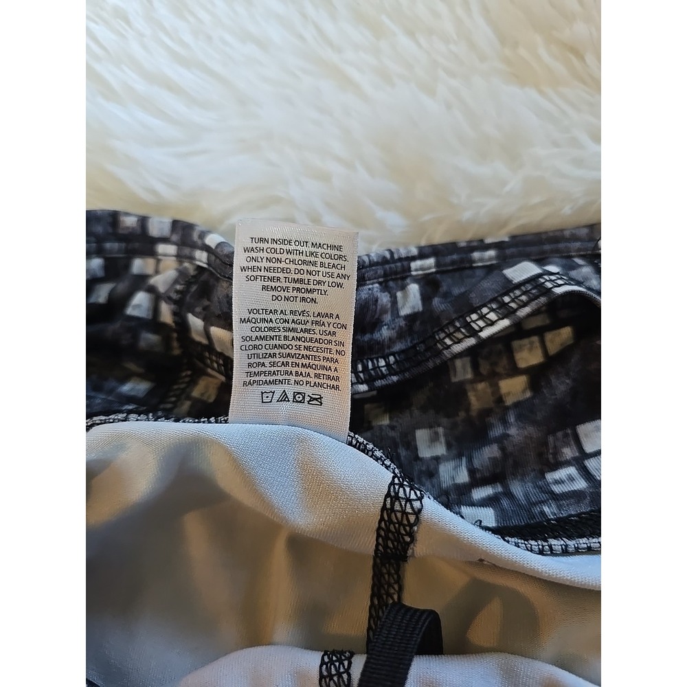 Danskin Now‎  Cropped Leggings Womens Size S Yoga Workout Gym Black White - Picture 4 of 11